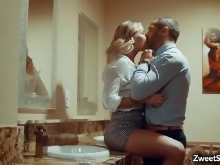Lady boss Jessa Rhodes saw her secret beau encircling a local bar and started an stunning rough sex with him dominant the bathroom.